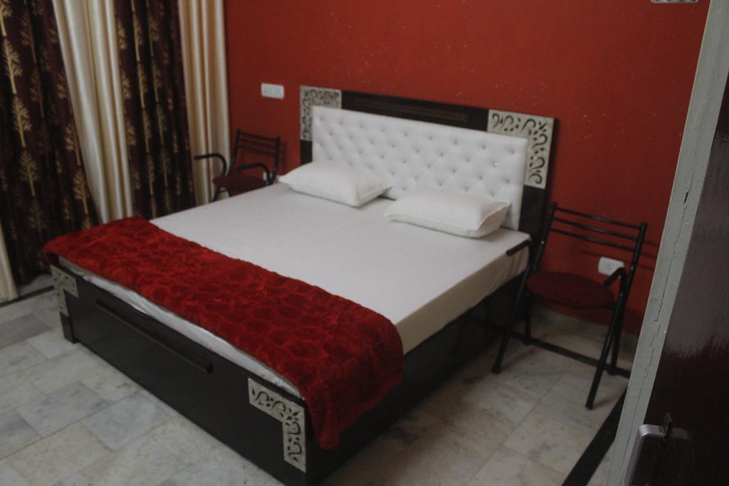 Thomas Home Stay Agra  Dış mekan fotoğraf